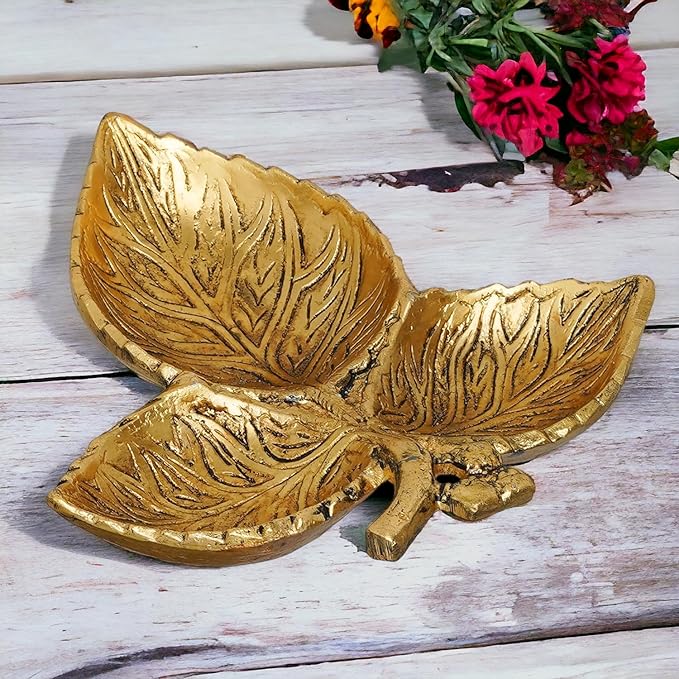 Decoretive Grapes leave gold 6"6 n 7"1 inch
